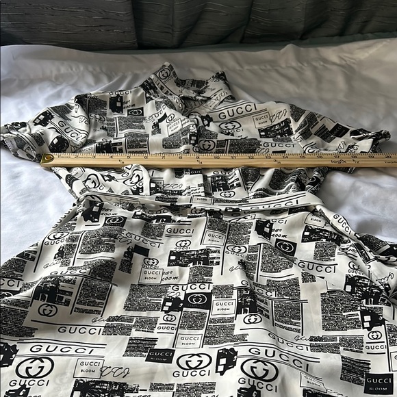 Gucci Black and White Sheath Dress with Mandarin Collar - Picture 3 of 5